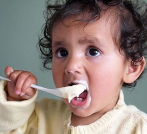 baby eating porridge44 95b6b06